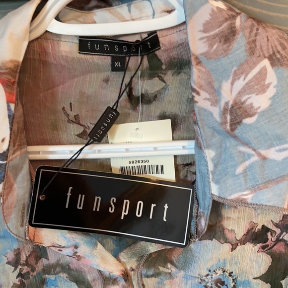 NWT Funsport semi-sheer blouse/long - Picture 3 of 3